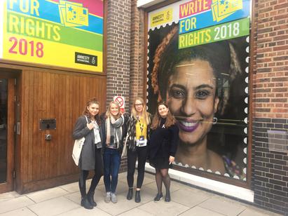 Oda Ringstad med venner UK Student Conference