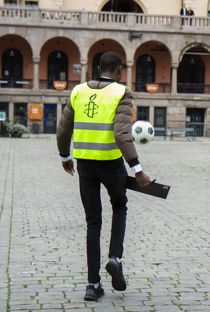 Amnesty aktivist fotball