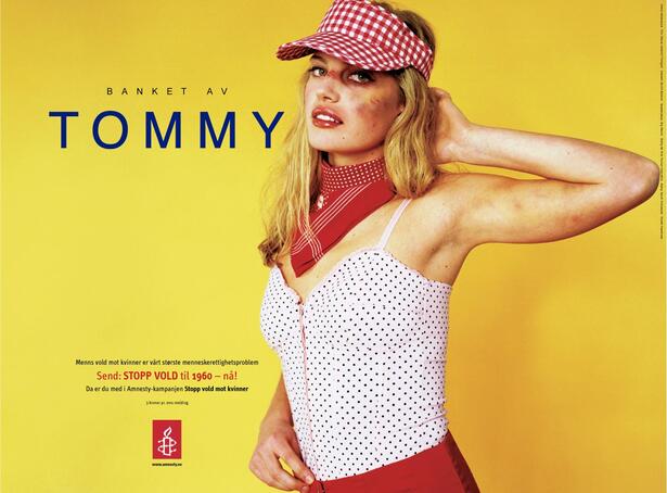 Plakat fra 2005. Bildet viser en kvinne som har blitt banket opp, med teksten "Banket av Tommy". 